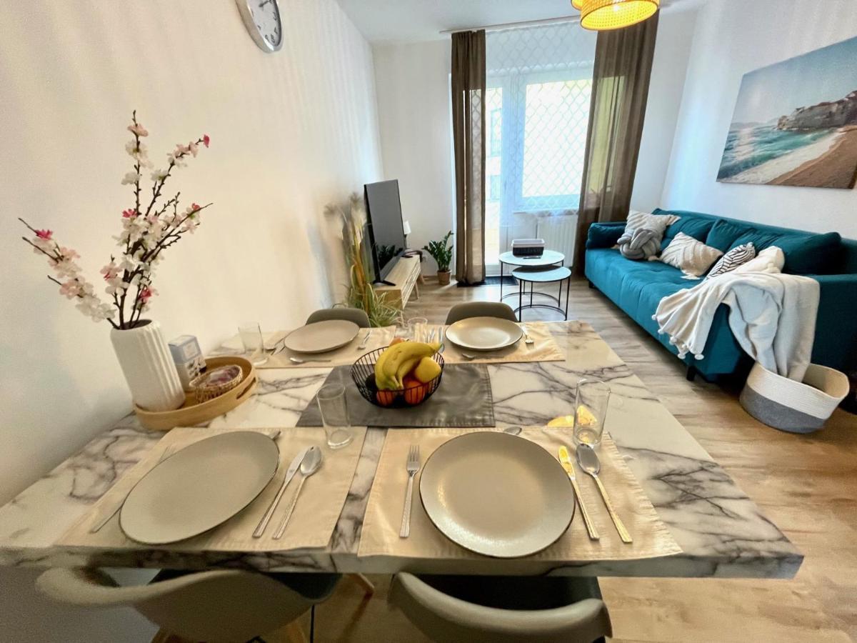 Downtown Apartment By Ninja Spaces - Kingsize-Bett, Kueche, Netflix, Terrasse Wuppertal Exteriör bild