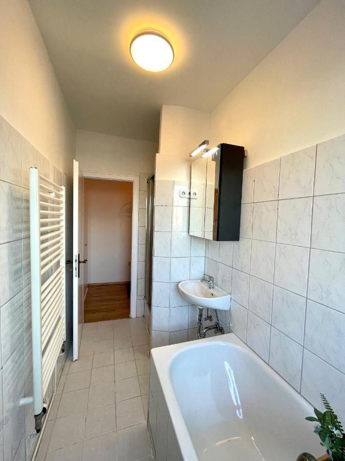 Downtown Apartment By Ninja Spaces - Kingsize-Bett, Kueche, Netflix, Terrasse Wuppertal Exteriör bild